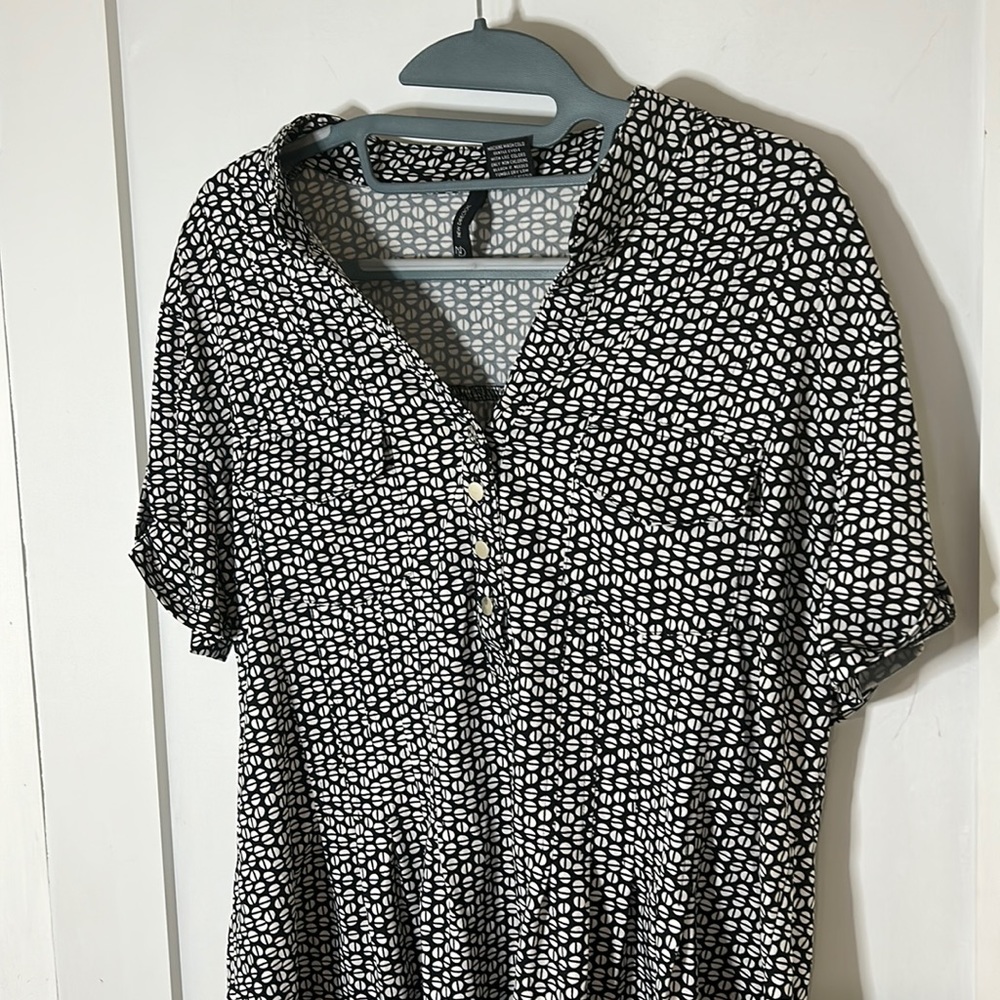 Geometric Anti-Wrinkle Flow Blouse